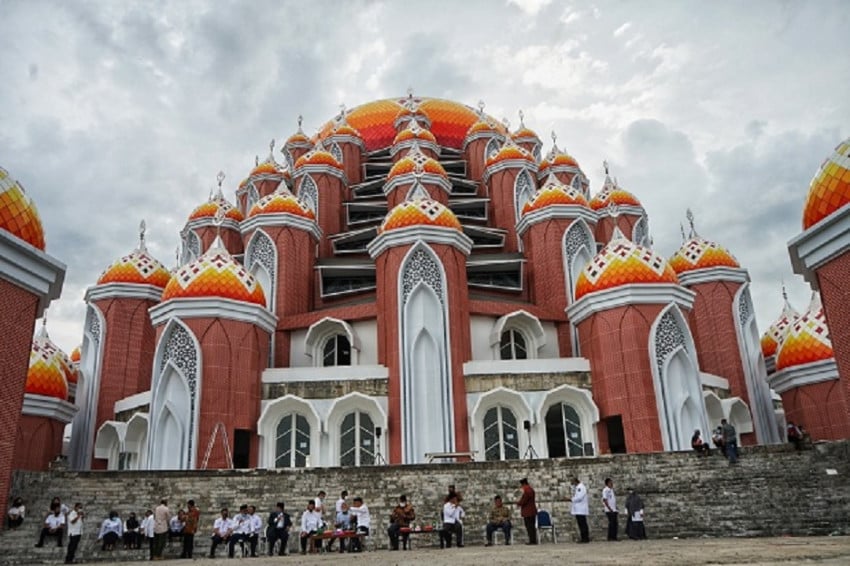 Jadwal Salat dan Imsakiyah Kota Makassar Hari Ini, Jumat 23 Ramadan 1447 H